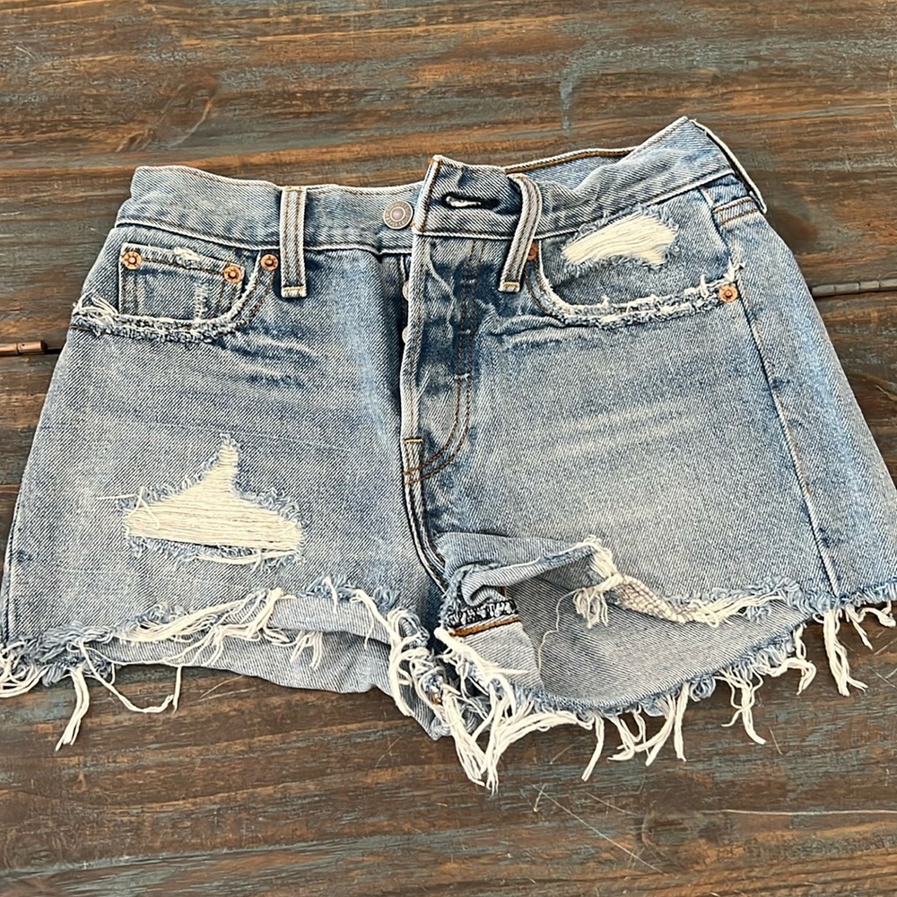 Levi's raw hem faded distressed Shorts size 25